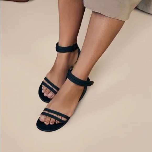 Rebecca Allen The Women's Flat Two Strap Sandal size 8 - Picture 1 of 10